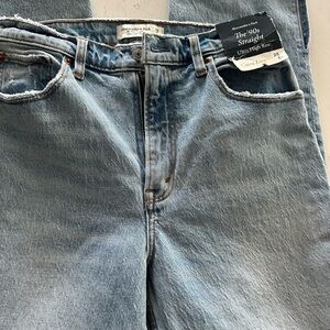Brand new (tags still attached) Abercrombie Jeans! Never worn, super cute.